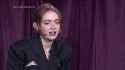 2022-12-14_-_AP_Breakthrough_Entertainer_Sadie_Sink_mp412107.jpg