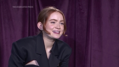 2022-12-14_-_AP_Breakthrough_Entertainer_Sadie_Sink_mp412111.jpg