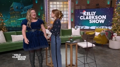 2022-12-15_-_The_Kelly_Clarkson_Show_1_mp412291.jpg