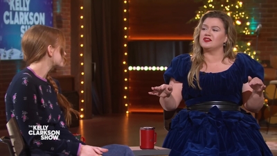 2022-12-15_-_The_Kelly_Clarkson_Show_1_mp412383.jpg