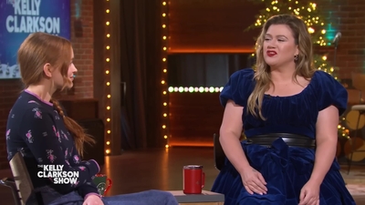 2022-12-15_-_The_Kelly_Clarkson_Show_1_mp412443.jpg