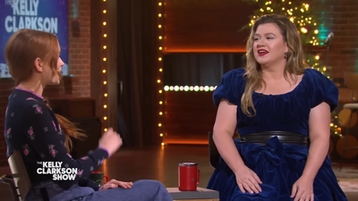 2022-12-15_-_The_Kelly_Clarkson_Show_1_mp412463.jpg