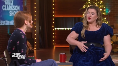 2022-12-15_-_The_Kelly_Clarkson_Show_1_mp412485.jpg