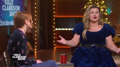 2022-12-15_-_The_Kelly_Clarkson_Show_1_mp412486.jpg