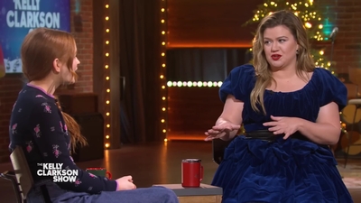 2022-12-15_-_The_Kelly_Clarkson_Show_1_mp412529.jpg