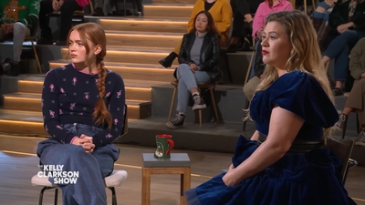 2022-12-15_-_The_Kelly_Clarkson_Show_1_mp412677.jpg