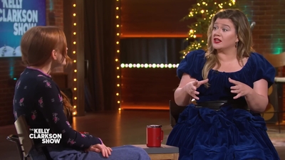 2022-12-15_-_The_Kelly_Clarkson_Show_2_mp412839.jpg