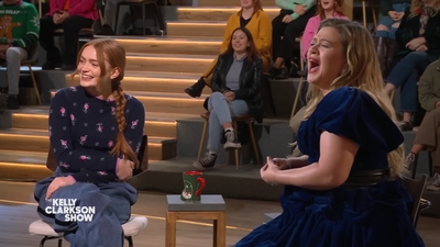 2022-12-15_-_The_Kelly_Clarkson_Show_2_mp412994.jpg