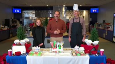 2022-12-22_-_Eli_s_Extras_-_Taylor_Swift_Music_Video_and_Holiday_Cookie_Bake_Off_mp42240.jpg