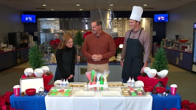 2022-12-22_-_Eli_s_Extras_-_Taylor_Swift_Music_Video_and_Holiday_Cookie_Bake_Off_mp42257.jpg