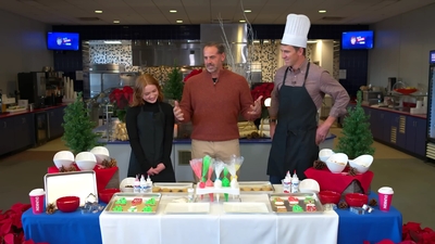 2022-12-22_-_Eli_s_Extras_-_Taylor_Swift_Music_Video_and_Holiday_Cookie_Bake_Off_mp42259.jpg