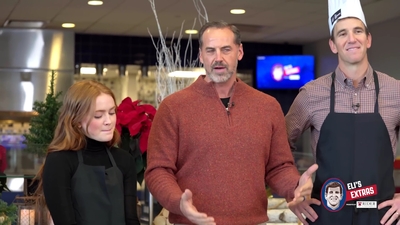 2022-12-22_-_Eli_s_Extras_-_Taylor_Swift_Music_Video_and_Holiday_Cookie_Bake_Off_mp42263.jpg