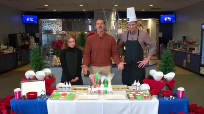 2022-12-22_-_Eli_s_Extras_-_Taylor_Swift_Music_Video_and_Holiday_Cookie_Bake_Off_mp42266.jpg