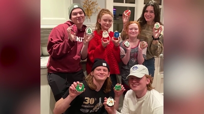 2022-12-22_-_Eli_s_Extras_-_Taylor_Swift_Music_Video_and_Holiday_Cookie_Bake_Off_mp42294.jpg