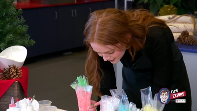 2022-12-22_-_Eli_s_Extras_-_Taylor_Swift_Music_Video_and_Holiday_Cookie_Bake_Off_mp42308.jpg