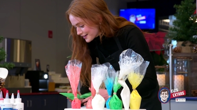 2022-12-22_-_Eli_s_Extras_-_Taylor_Swift_Music_Video_and_Holiday_Cookie_Bake_Off_mp42336.jpg