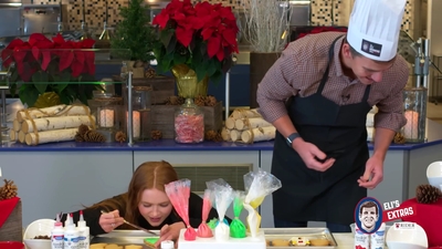 2022-12-22_-_Eli_s_Extras_-_Taylor_Swift_Music_Video_and_Holiday_Cookie_Bake_Off_mp42340.jpg