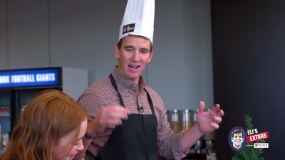 2022-12-22_-_Eli_s_Extras_-_Taylor_Swift_Music_Video_and_Holiday_Cookie_Bake_Off_mp42359.jpg