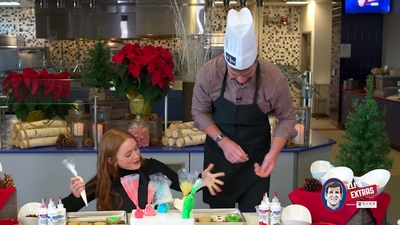 2022-12-22_-_Eli_s_Extras_-_Taylor_Swift_Music_Video_and_Holiday_Cookie_Bake_Off_mp42370.jpg