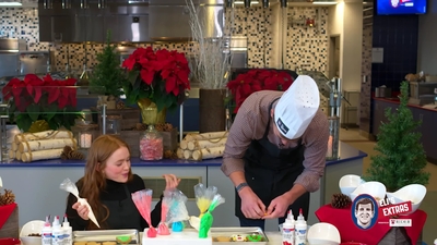 2022-12-22_-_Eli_s_Extras_-_Taylor_Swift_Music_Video_and_Holiday_Cookie_Bake_Off_mp42372.jpg