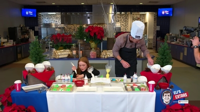 2022-12-22_-_Eli_s_Extras_-_Taylor_Swift_Music_Video_and_Holiday_Cookie_Bake_Off_mp42394.jpg