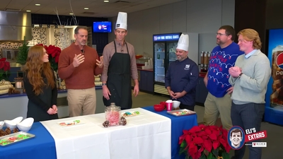 2022-12-22_-_Eli_s_Extras_-_Taylor_Swift_Music_Video_and_Holiday_Cookie_Bake_Off_mp42441.jpg
