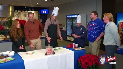 2022-12-22_-_Eli_s_Extras_-_Taylor_Swift_Music_Video_and_Holiday_Cookie_Bake_Off_mp42464.jpg
