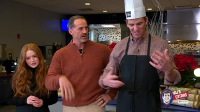 2022-12-22_-_Eli_s_Extras_-_Taylor_Swift_Music_Video_and_Holiday_Cookie_Bake_Off_mp42483.jpg