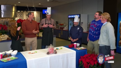 2022-12-22_-_Eli_s_Extras_-_Taylor_Swift_Music_Video_and_Holiday_Cookie_Bake_Off_mp42521.jpg