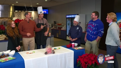 2022-12-22_-_Eli_s_Extras_-_Taylor_Swift_Music_Video_and_Holiday_Cookie_Bake_Off_mp42537.jpg