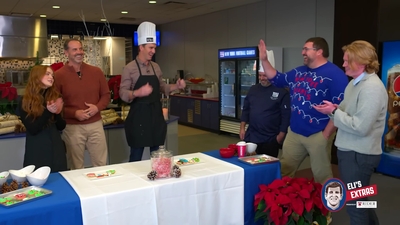 2022-12-22_-_Eli_s_Extras_-_Taylor_Swift_Music_Video_and_Holiday_Cookie_Bake_Off_mp42542.jpg