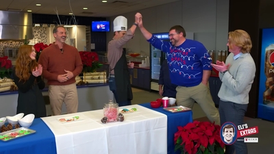 2022-12-22_-_Eli_s_Extras_-_Taylor_Swift_Music_Video_and_Holiday_Cookie_Bake_Off_mp42543.jpg