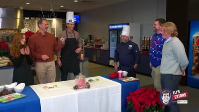 2022-12-22_-_Eli_s_Extras_-_Taylor_Swift_Music_Video_and_Holiday_Cookie_Bake_Off_mp42545.jpg