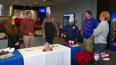 2022-12-22_-_Eli_s_Extras_-_Taylor_Swift_Music_Video_and_Holiday_Cookie_Bake_Off_mp42559.jpg