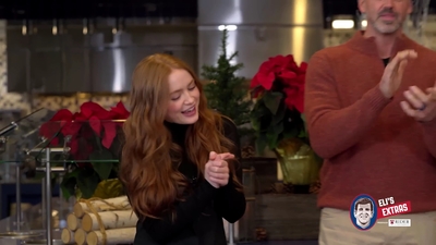 2022-12-22_-_Eli_s_Extras_-_Taylor_Swift_Music_Video_and_Holiday_Cookie_Bake_Off_mp42576.jpg