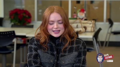 2022-12-22_-_Eli_s_Extras_-_Taylor_Swift_Music_Video_and_Holiday_Cookie_Bake_Off_mp42647.jpg