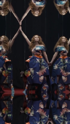 2023-02-16_-_Jonas_Akerlund_for_Alexander_McQueen_SpringSummer_2023_campaign_mp40019.jpg