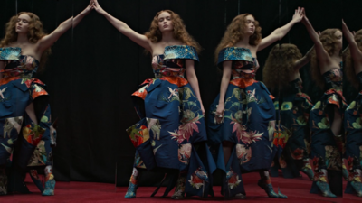 Screenshot_2023-02-23_at_09-32-33_Sadie_Mirrors_15_sec_16x9_2023-01-31_mp4_from_Jonas_Akerlund_Film_on_Vimeo.png